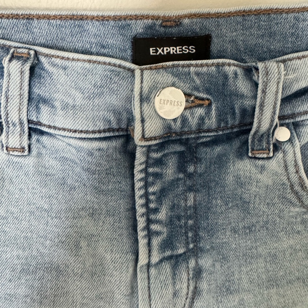 Express Women's Shorts - Picture 3 of 6